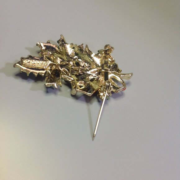 Gerry Jewelry Christmas Brooch Green Bough of Holly + Red Ribbon Bow - Picture 7 of 13